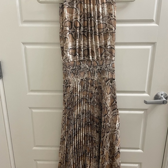 Snakeskin dress! - Picture 4 of 4